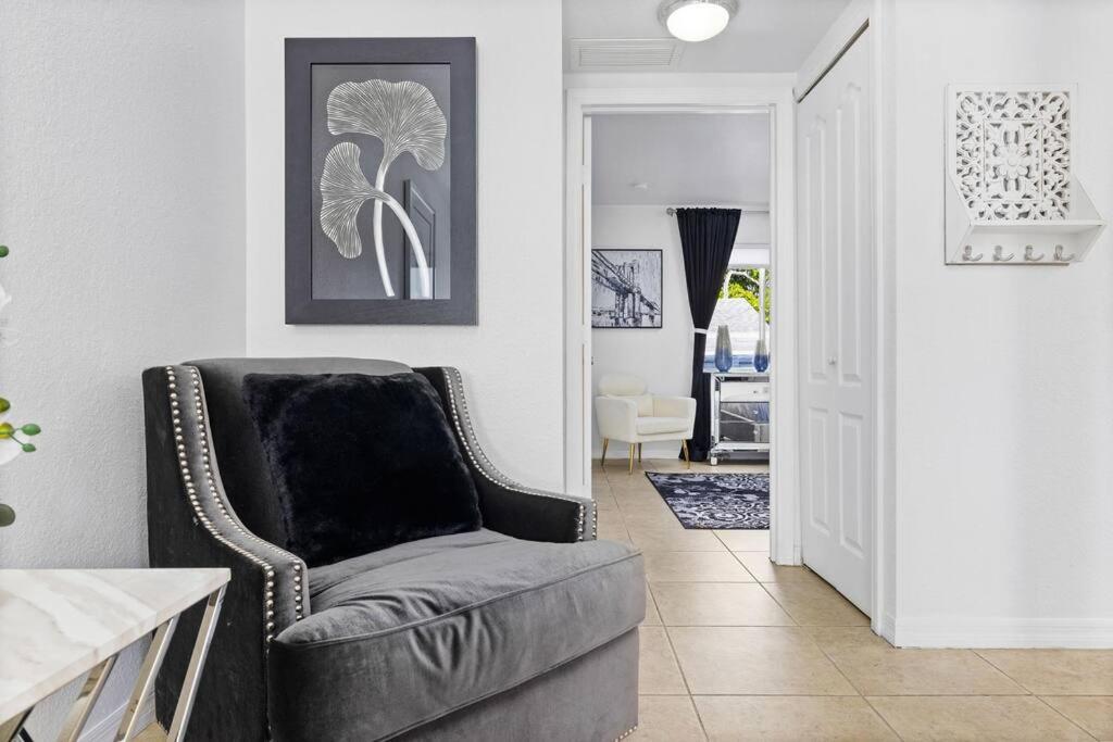 Beautiful Apartment In The Heart Of Miami Apt 8 ภายนอก รูปภาพ
